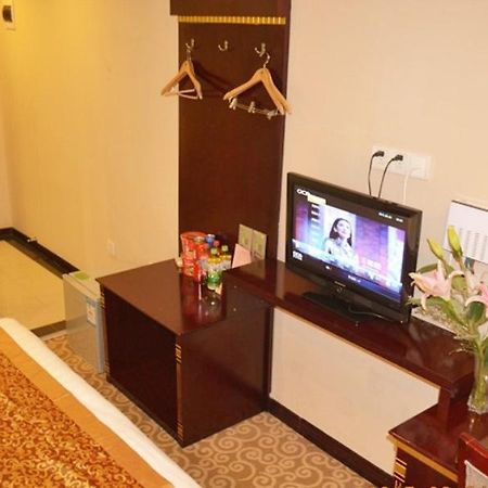 Greentree Inn Shanghai Chongming Nanmen Express Hotel Exteriör bild